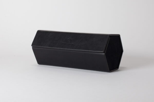 FF6 Leather-like Black