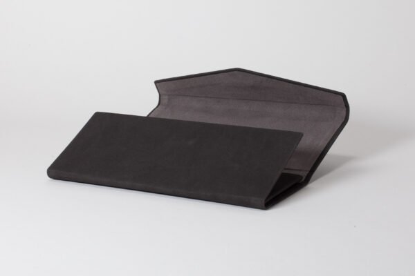 FF63 Case Pull-up Leather Black - Image 3