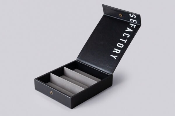 DB3-3logo Display Box Black
