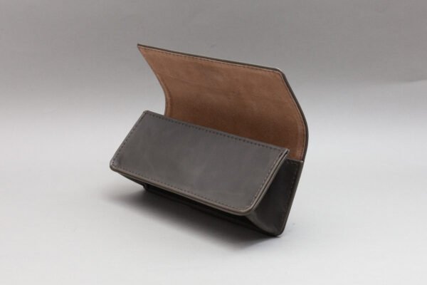 HK0007 Grey Leatherette - Image 2